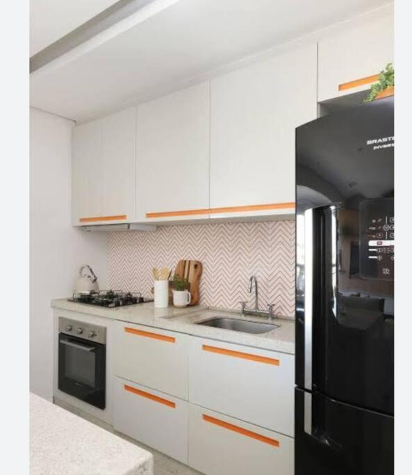 10 Pessoas Proximo Ao Metro Apartamento *